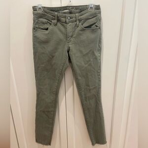 Universal Thread Olive Green Women’s Jeans size 0/25R